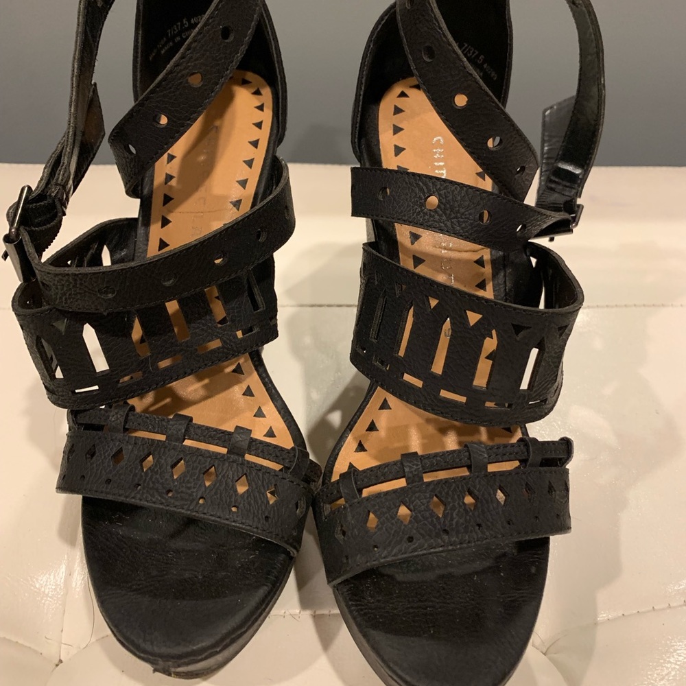 Chinese laundry black wedges